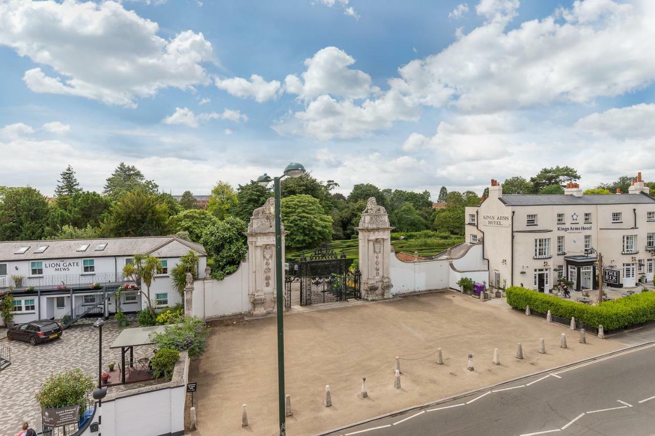 The Lion Gate Apartments East Molesey Exterior foto